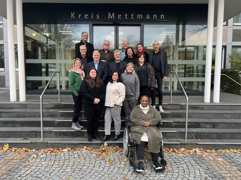 Frohe Festtage und ein gutes neues Jahr